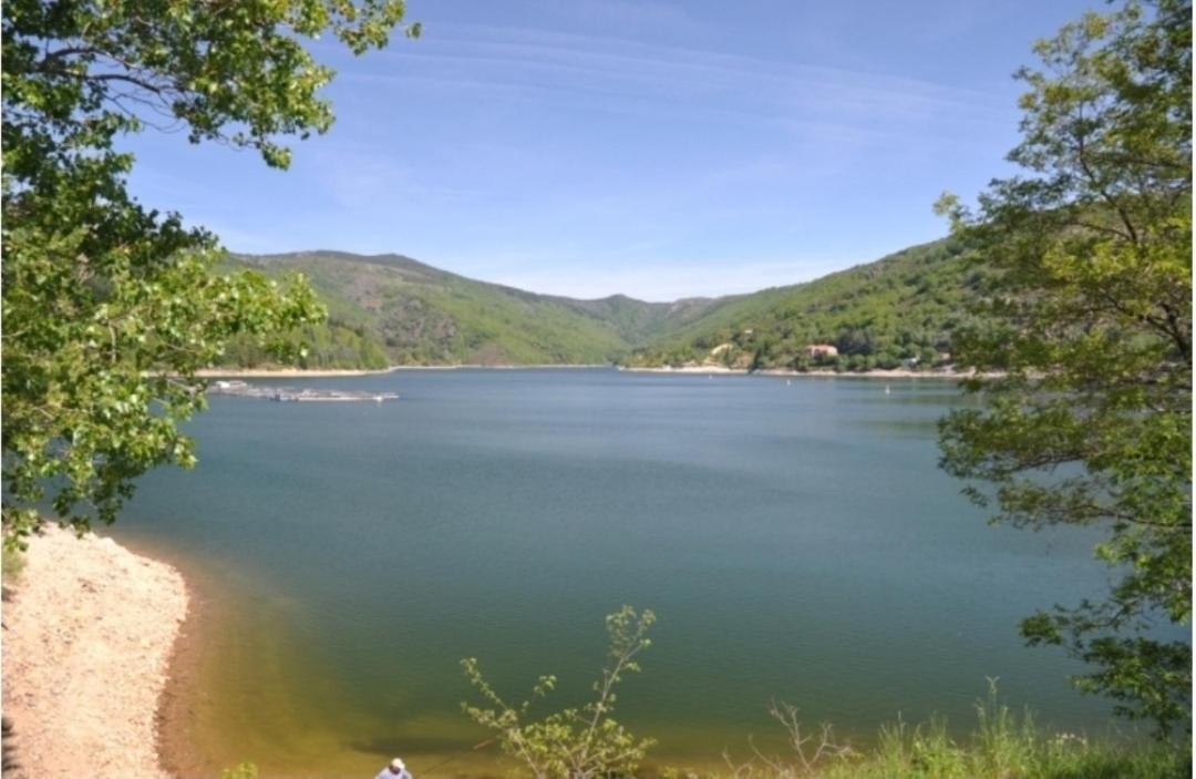 Sur Les Rochers Du Lac & Location-Rando En Vtt Villefort  Exterior foto